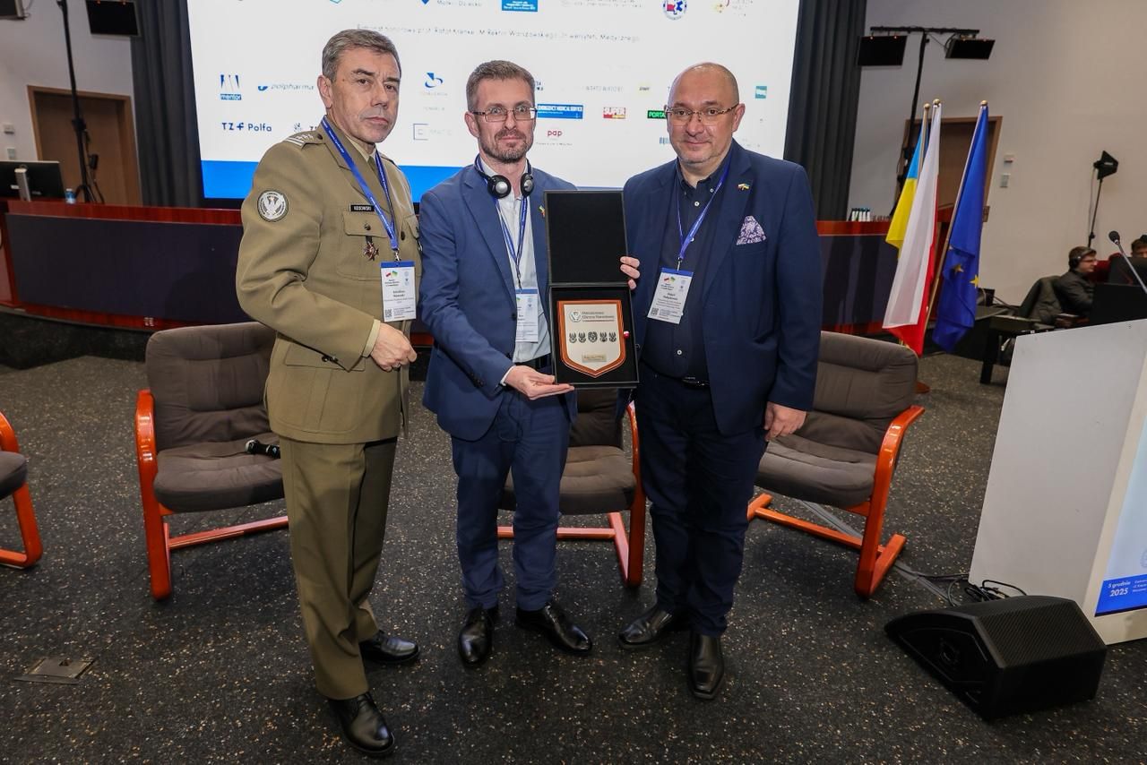https://moz.gov.ua/img/0a6f949c-dd19-4ff3-bc94-f951166a3a87/-whatsapp-2025-12-06-141253-3c43a22d.jpg?fm=jpg&q=80&fit=max&crop=1280%2C854%2C0%2C0