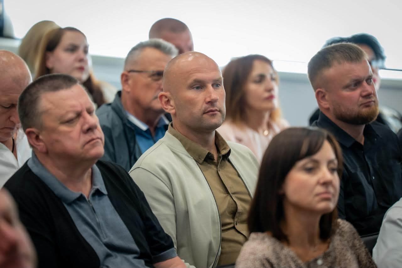 https://moz.gov.ua/img/11621405-882a-4028-af32-a113974389f6/1000154260.jpg?fm=jpg&q=80&fit=max&crop=1280%2C855%2C0%2C0