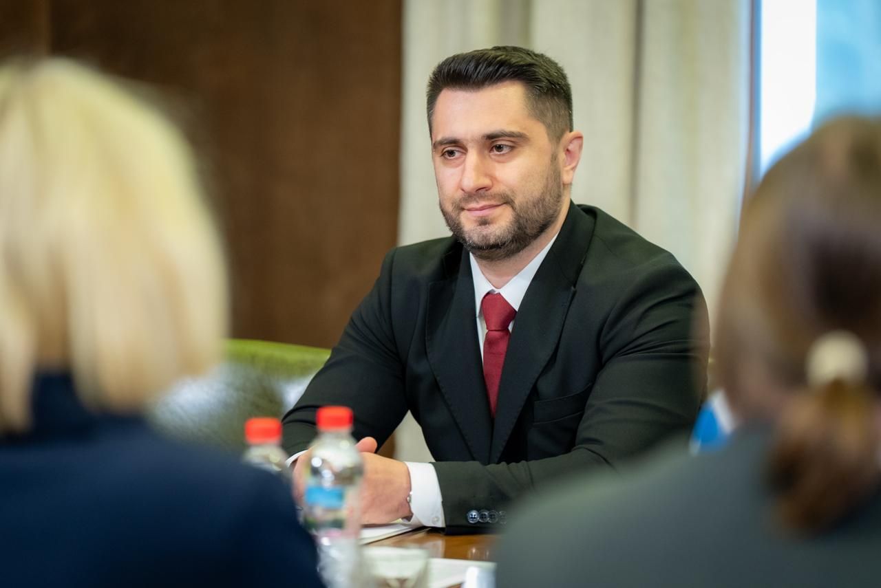 https://moz.gov.ua/img/191e6387-48ea-422f-9189-f38012f2aba2/whatsapp-image-2026-09-23-at-164935-2.jpeg?fm=jpg&q=80&fit=max&crop=1280%2C855%2C0%2C0