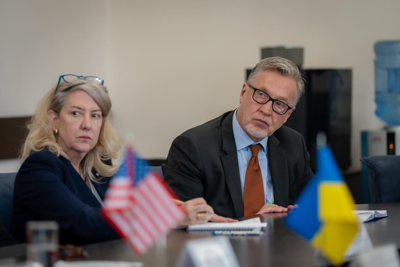 https://moz.gov.ua/img/1fb132b4-daad-4b4d-a1ca-6a1a3bbcb9a1/whatsapp-image-2026-05-01-at-152355-1.jpeg?fm=jpg&q=80&fit=max&crop=1280%2C855%2C0%2C0
