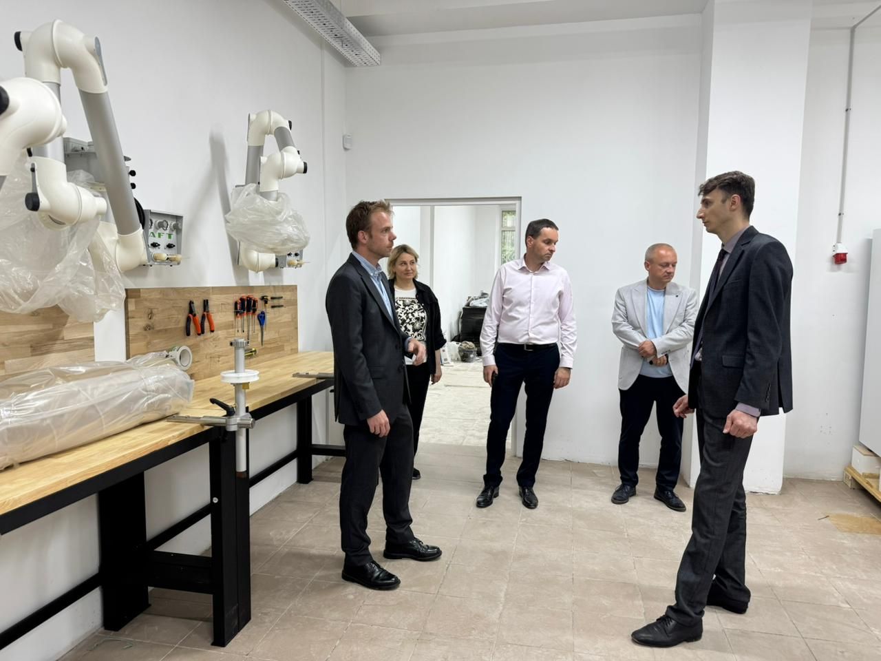 https://moz.gov.ua/img/275ce06a-12ed-433c-89b9-2d98098c2e7f/whatsapp-image-2025-08-27-at-115624-12.jpeg?fm=jpg&q=80&fit=max&crop=1280%2C960%2C0%2C0