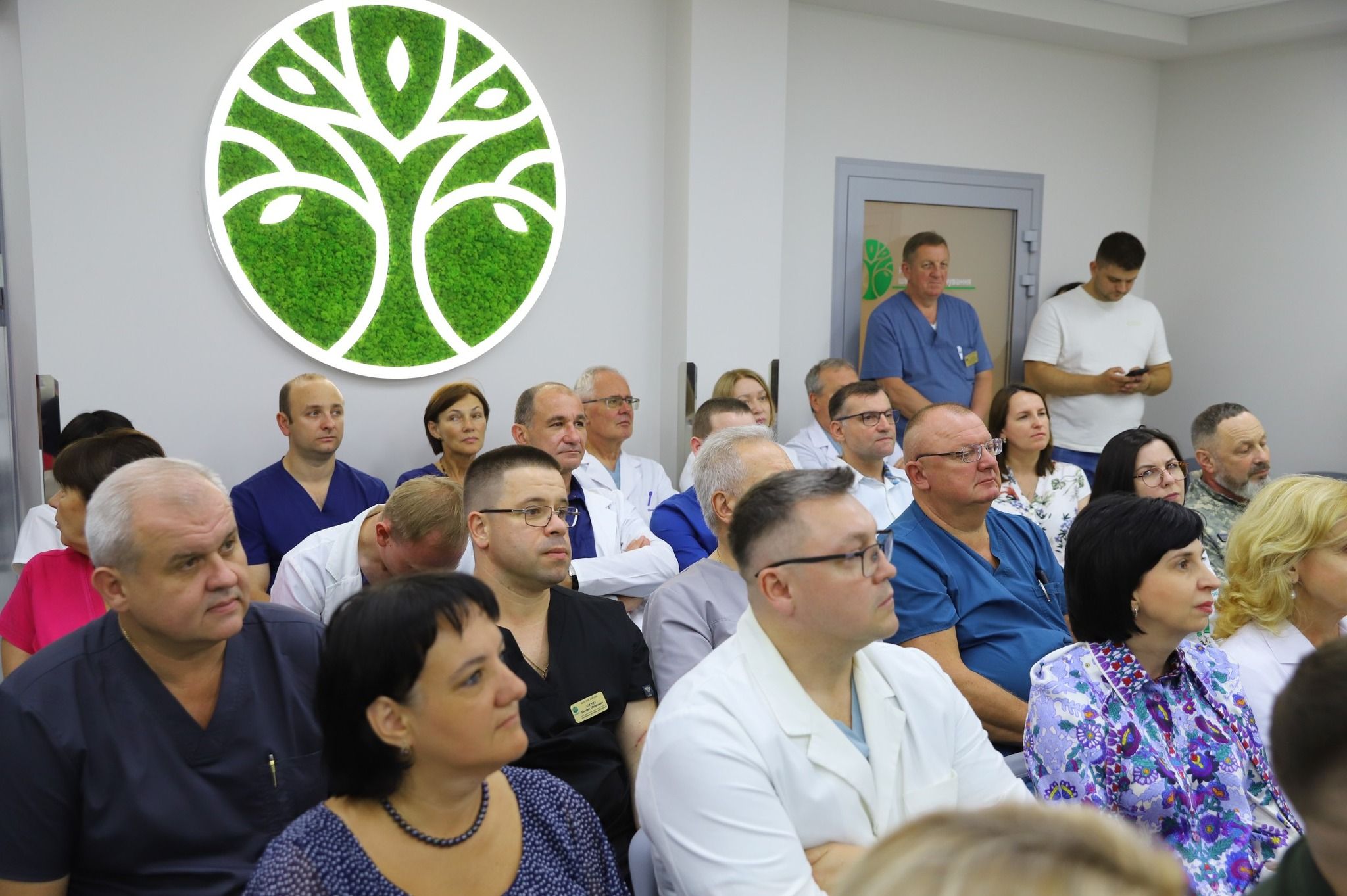 https://moz.gov.ua/img/27e041cd-6fa5-4a01-8a92-40f0236d22c6/522689835-24054572370819444-5243151450191241235-n.jpg?fm=jpg&q=80&fit=max&crop=2048%2C1363%2C0%2C0