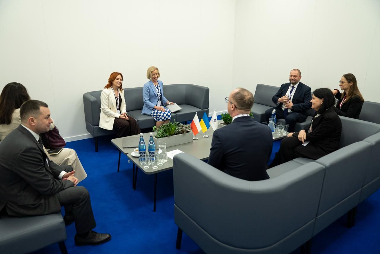 https://moz.gov.ua/img/2b1e99c8-ad91-4eb0-a3db-7ab9ec13ca8c/whatsapp-image-2025-05-08-at-185313.jpeg?fm=jpg&q=80&fit=max&crop=1280%2C855%2C0%2C0
