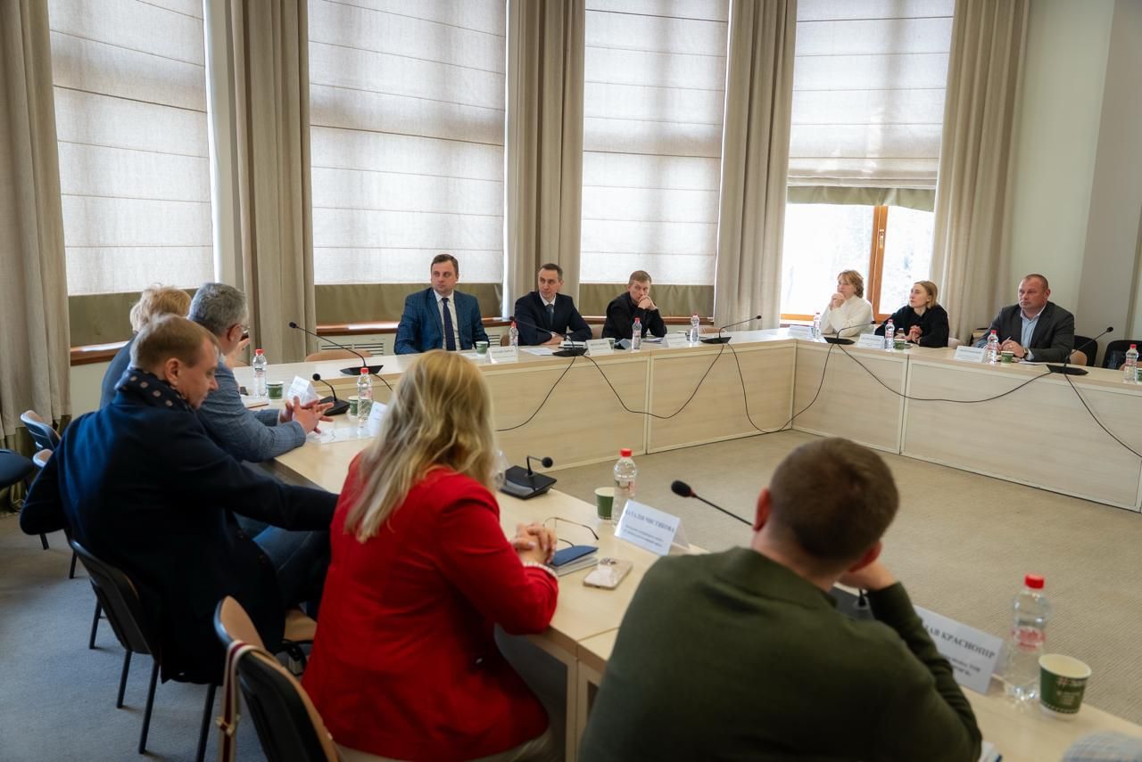 https://moz.gov.ua/img/2f294a9a-c7ff-4be5-b5d1-6d8a53a493f8/whatsapp-image-2026-04-30-at-110310.jpeg?fm=jpg&q=80&fit=max&crop=1280%2C855%2C0%2C0