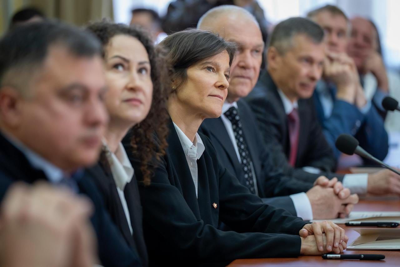 https://moz.gov.ua/img/310a9999-6806-4d22-aa50-5db9e545680e/653471703-4003540093111418-8024014727649737232-n.jpg?fm=jpg&q=80&fit=max&crop=1280%2C855%2C0%2C0