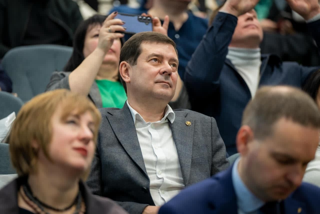 https://moz.gov.ua/img/3454c500-fb3d-4653-823a-11ac64214412/481433070-3532449026887196-7193523779854919053-n.jpg?fm=jpg&q=80&fit=max&crop=1280%2C855%2C0%2C0