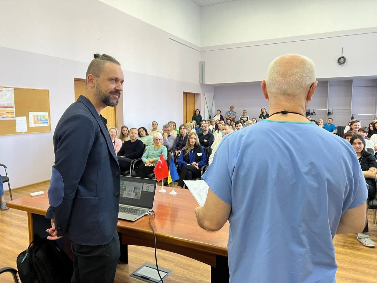 https://moz.gov.ua/img/36a4c5d0-cf15-4eeb-8b48-30f9b004eb77/c8e76f99-874a-4289-abf2-e2935d786c18.jpg?fm=jpg&q=80&fit=max&crop=1280%2C960%2C0%2C0