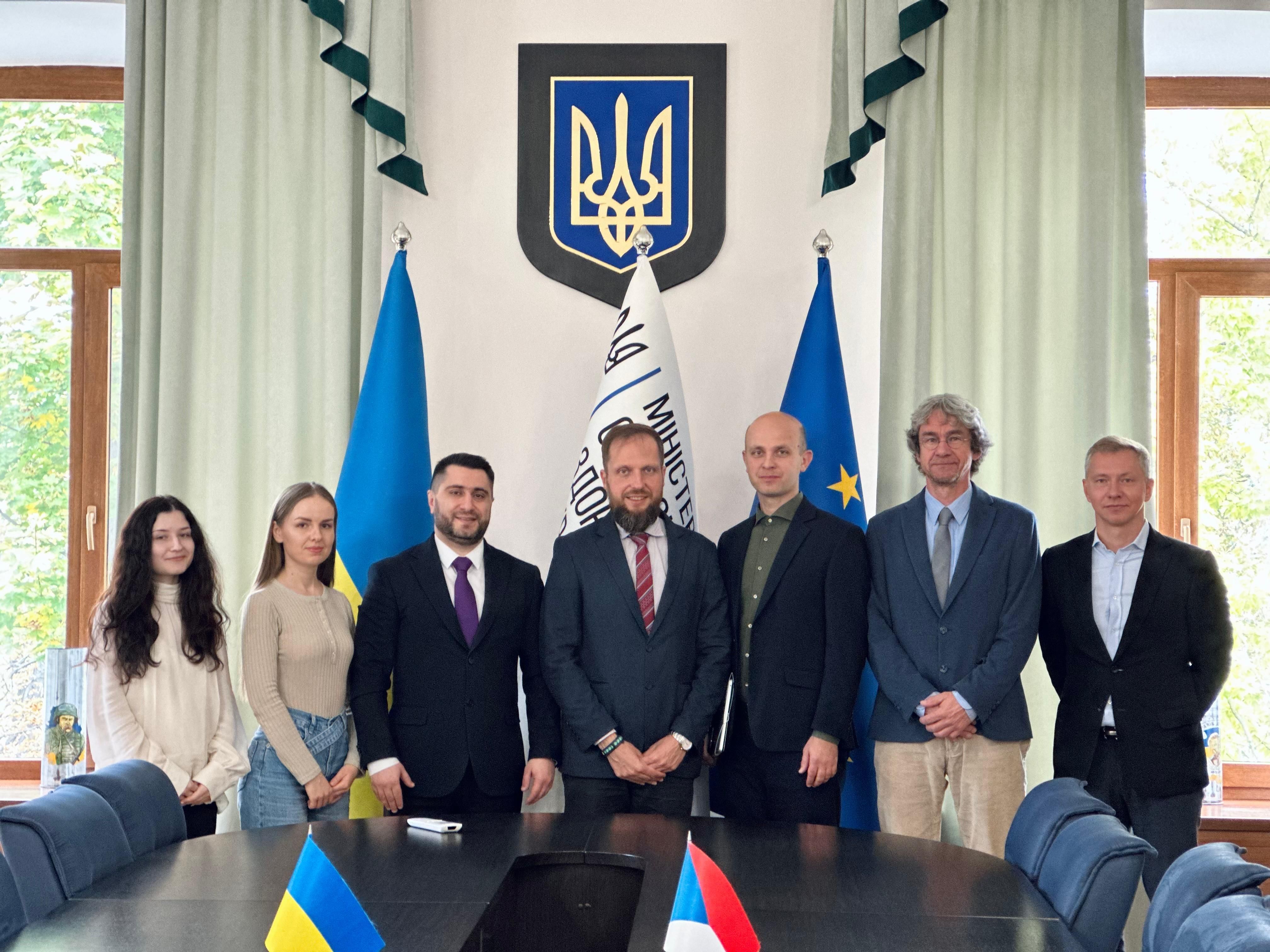 https://moz.gov.ua/img/37a8defd-eedc-4af4-9593-c17e49efc3b1/whatsapp-image-2026-10-15-at-104759-3.jpeg?fm=jpg&q=80&fit=max&crop=4032%2C3024%2C0%2C0