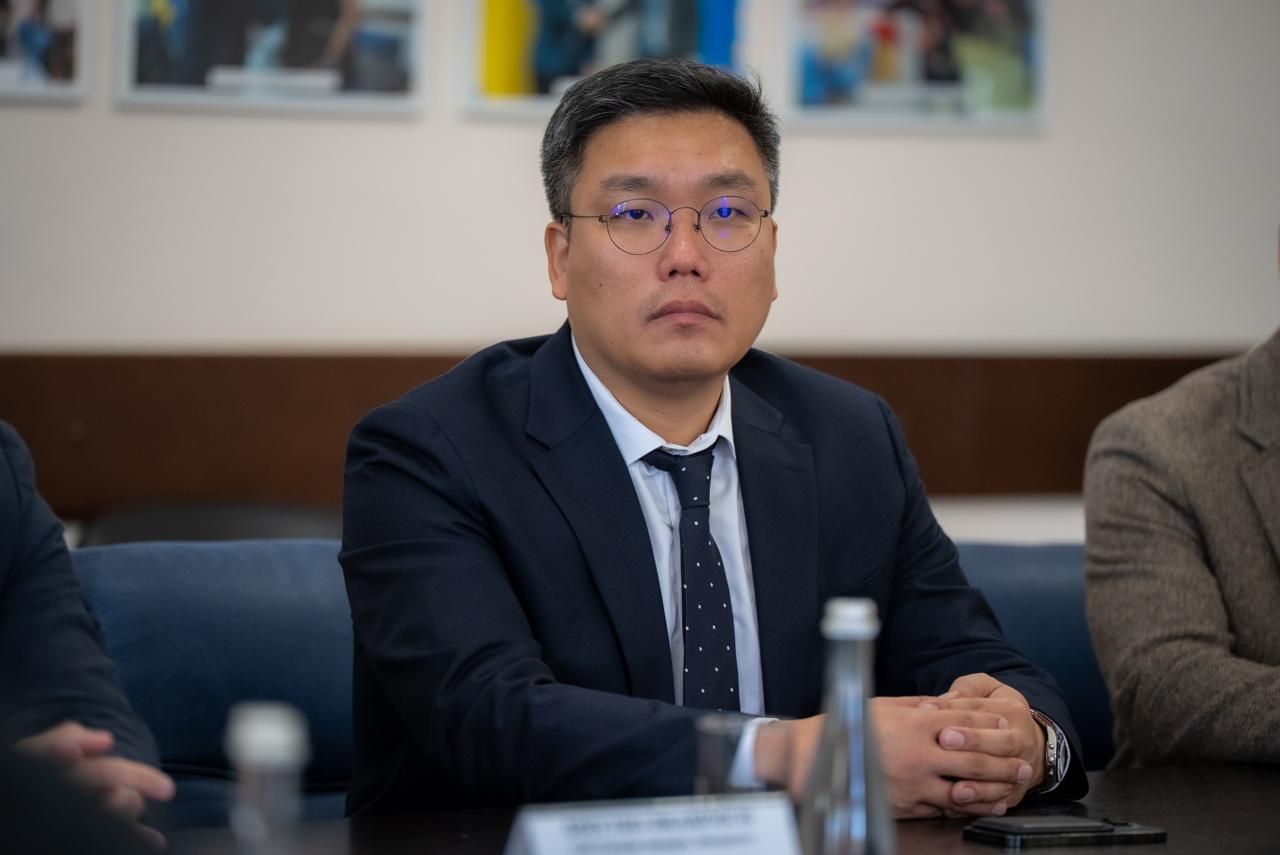 https://moz.gov.ua/img/3dd7494c-8a25-4a45-81fb-918783ab930b/img-20251016-wa0013.jpg?fm=jpg&q=80&fit=max&crop=1280%2C855%2C0%2C0