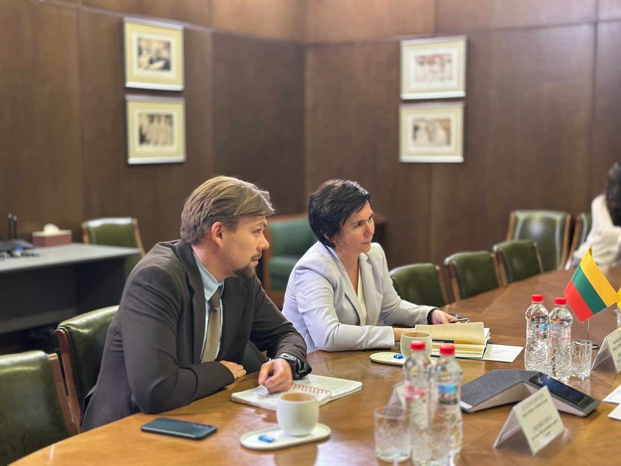 https://moz.gov.ua/img/545ddd45-dfca-4350-8933-93ac186b6992/whatsapp-image-2026-10-06-at-115714-2.jpeg?fm=jpg&q=80&fit=max&crop=1280%2C960%2C0%2C0