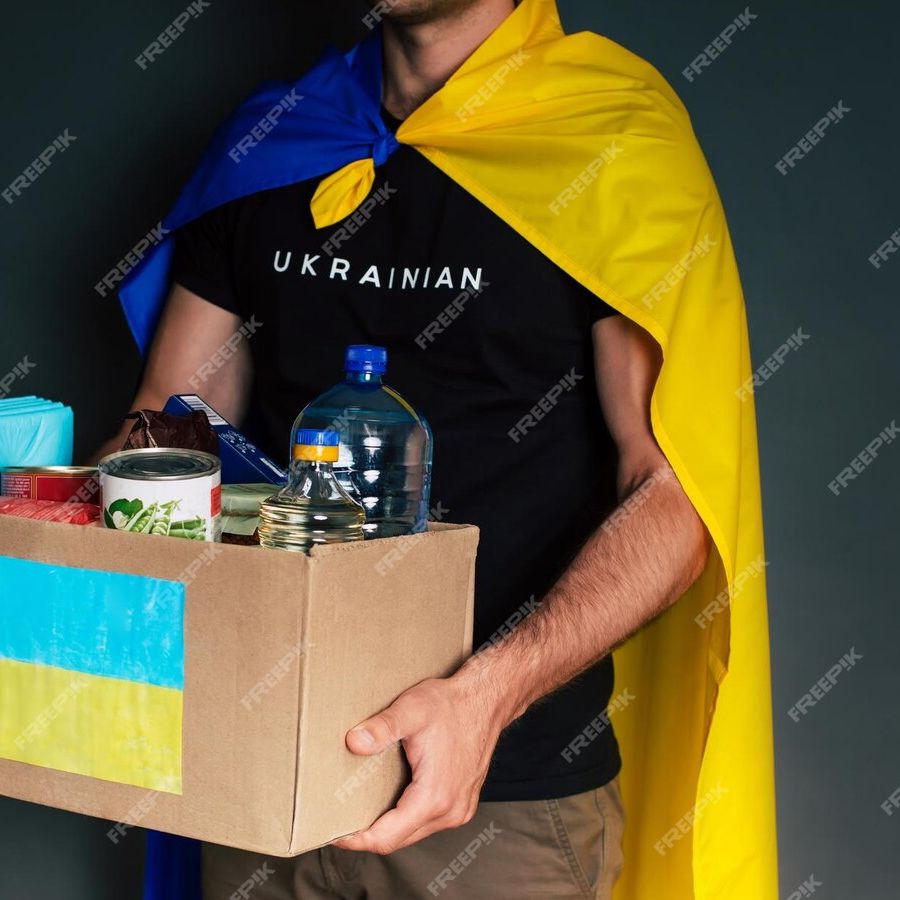 Close Up Volunteer Carrying Box With Humanitarian Aid Ukrainian Refugees War Ukraine Help Support Strong Nation Battle Justice Freedom Democracy 283617 10304