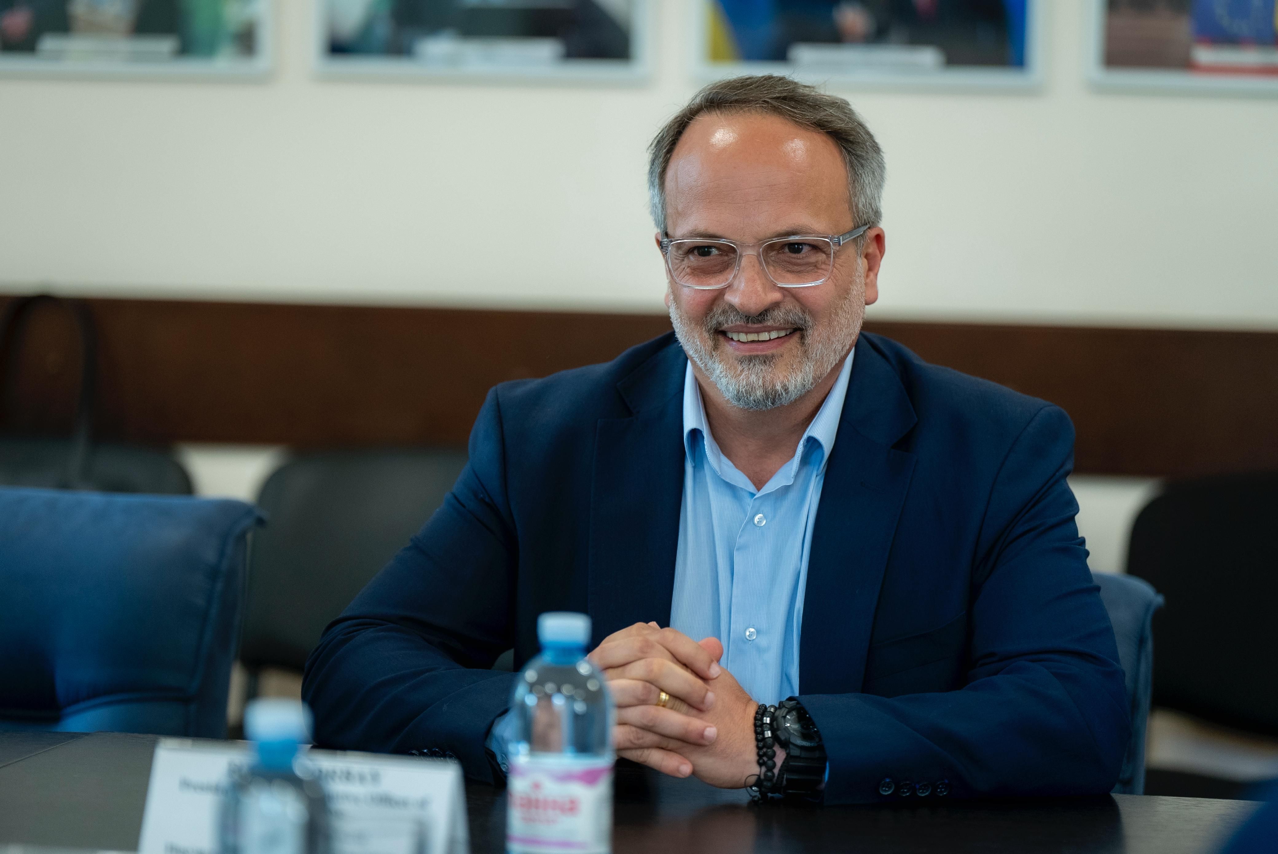 https://moz.gov.ua/img/57d5a153-a138-4e32-a657-a2ddeb5a803f/whatsapp-image-2025-06-16-at-185546.jpeg?fm=jpg&q=80&fit=max&crop=4160%2C2779%2C0%2C0
