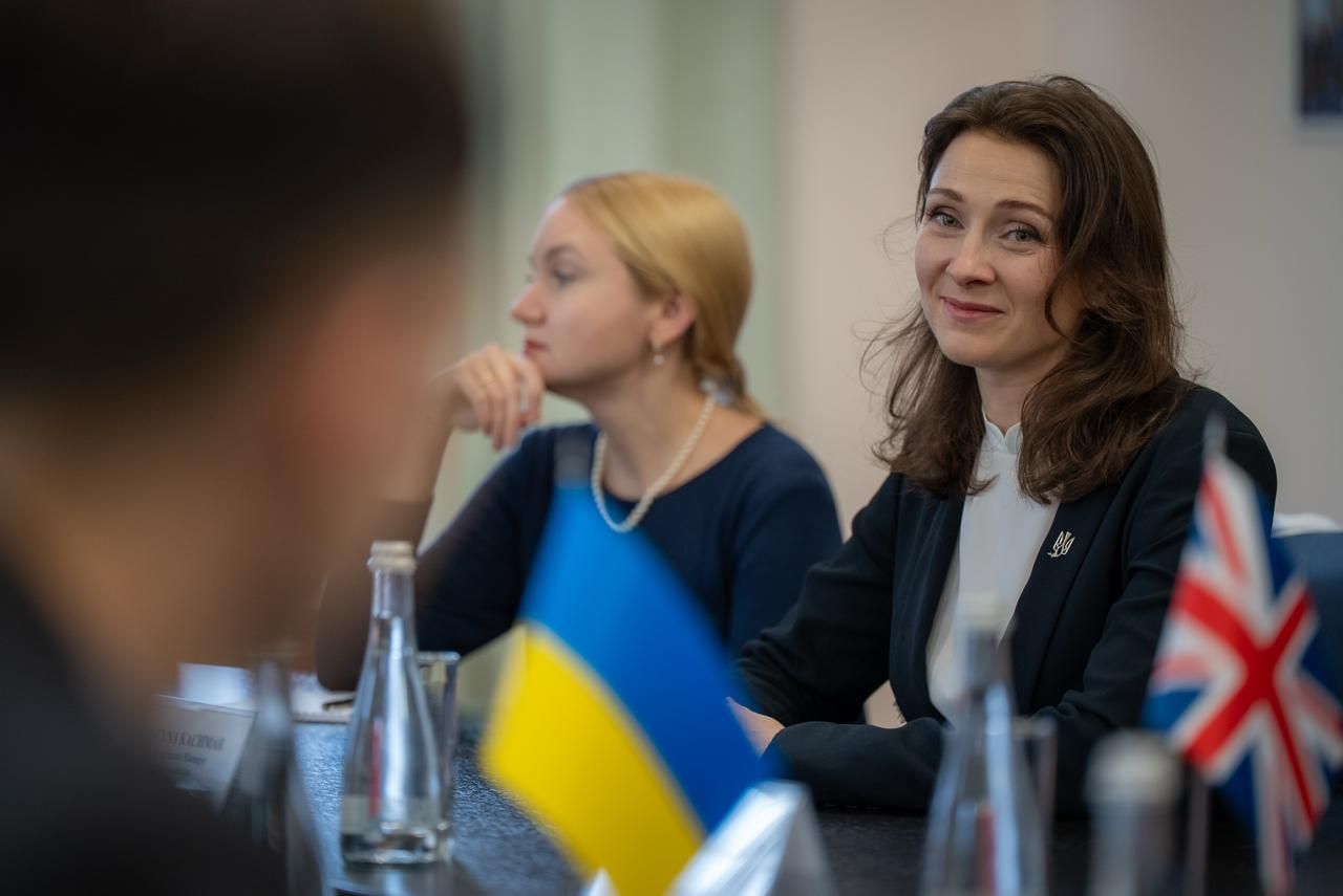 https://moz.gov.ua/img/597a3bc4-4432-45ed-b960-f4a0f80fa980/-whatsapp-2025-11-11-161840-2d7f6f1f.jpg?fm=jpg&q=80&fit=max&crop=1280%2C855%2C0%2C0