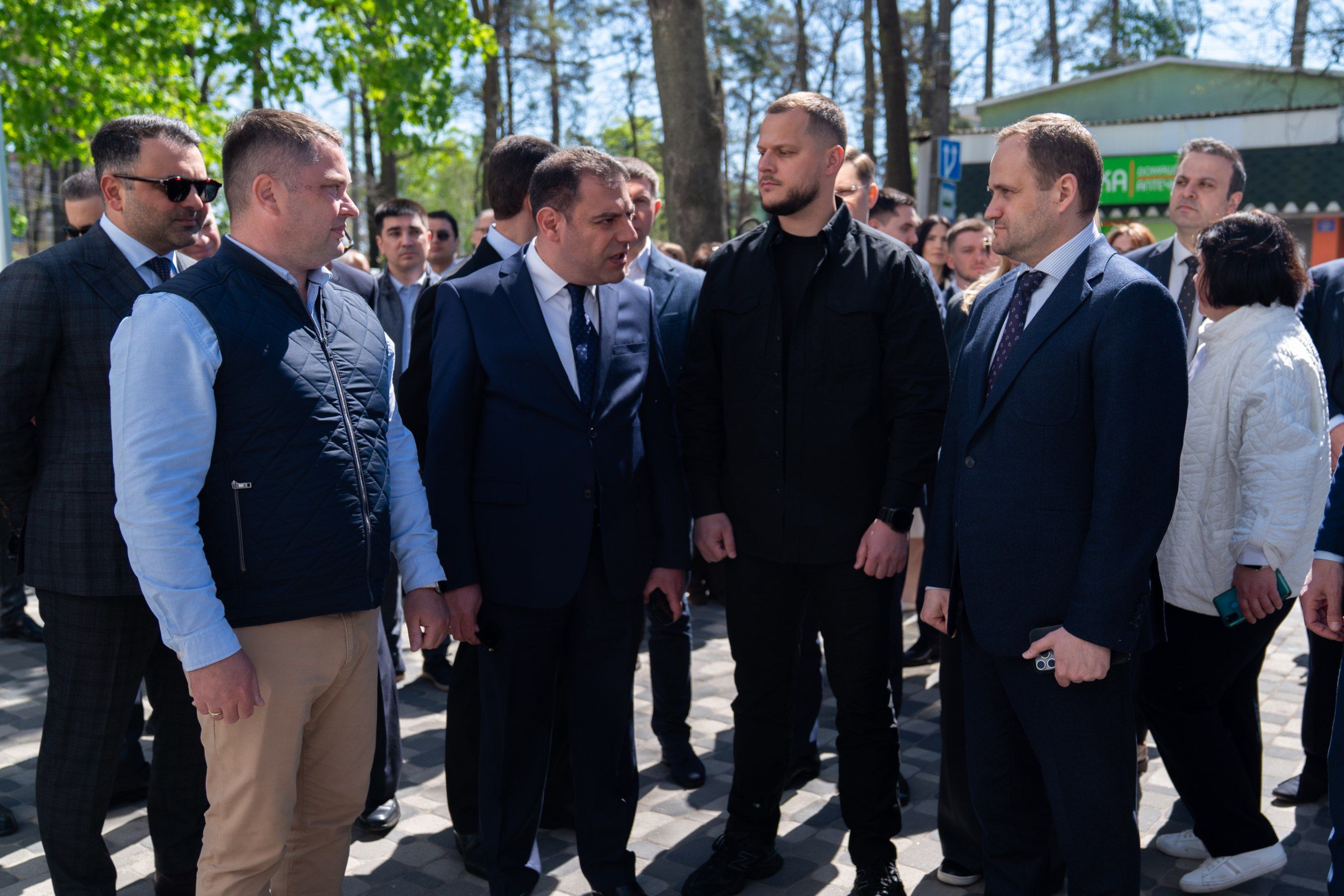 https://moz.gov.ua/img/74f99c2b-327e-4ae2-9e87-f57cce1f82b8/photo-2025-04-28-17-58-47.jpg?fm=jpg&q=80&fit=max&crop=2560%2C1707%2C0%2C0
