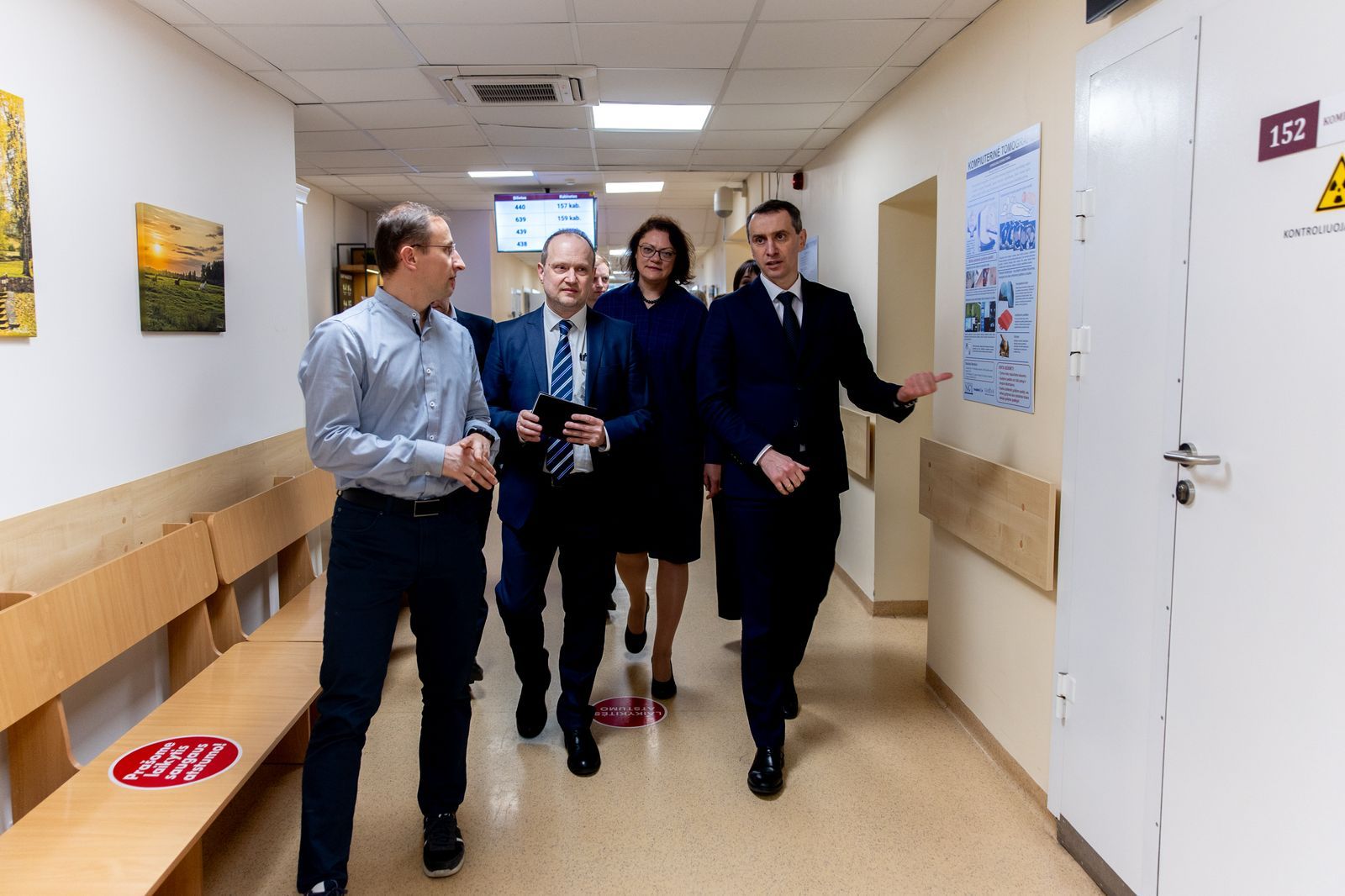 https://moz.gov.ua/img/75c51730-1866-4aea-87cf-8f2c0319437b/whatsapp-image-2025-04-12-at-160627-4.jpeg?fm=jpg&q=80&fit=max&crop=1600%2C1066%2C0%2C0