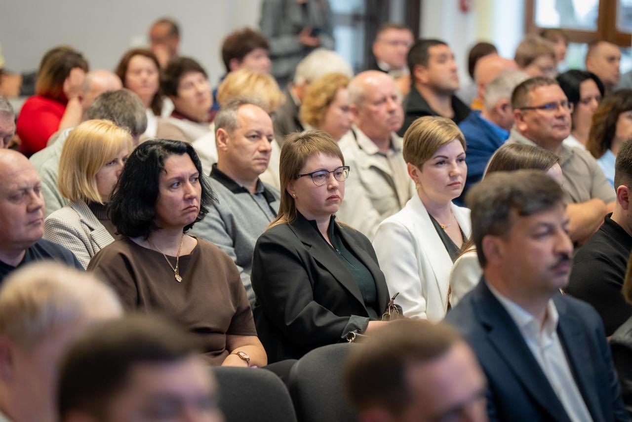 https://moz.gov.ua/img/7c744f1d-e2ca-445d-91f2-9d60b871ff62/702676506-4084603571671736-7280151595616869530-n.jpg?fm=jpg&q=80&fit=max&crop=1280%2C855%2C0%2C0