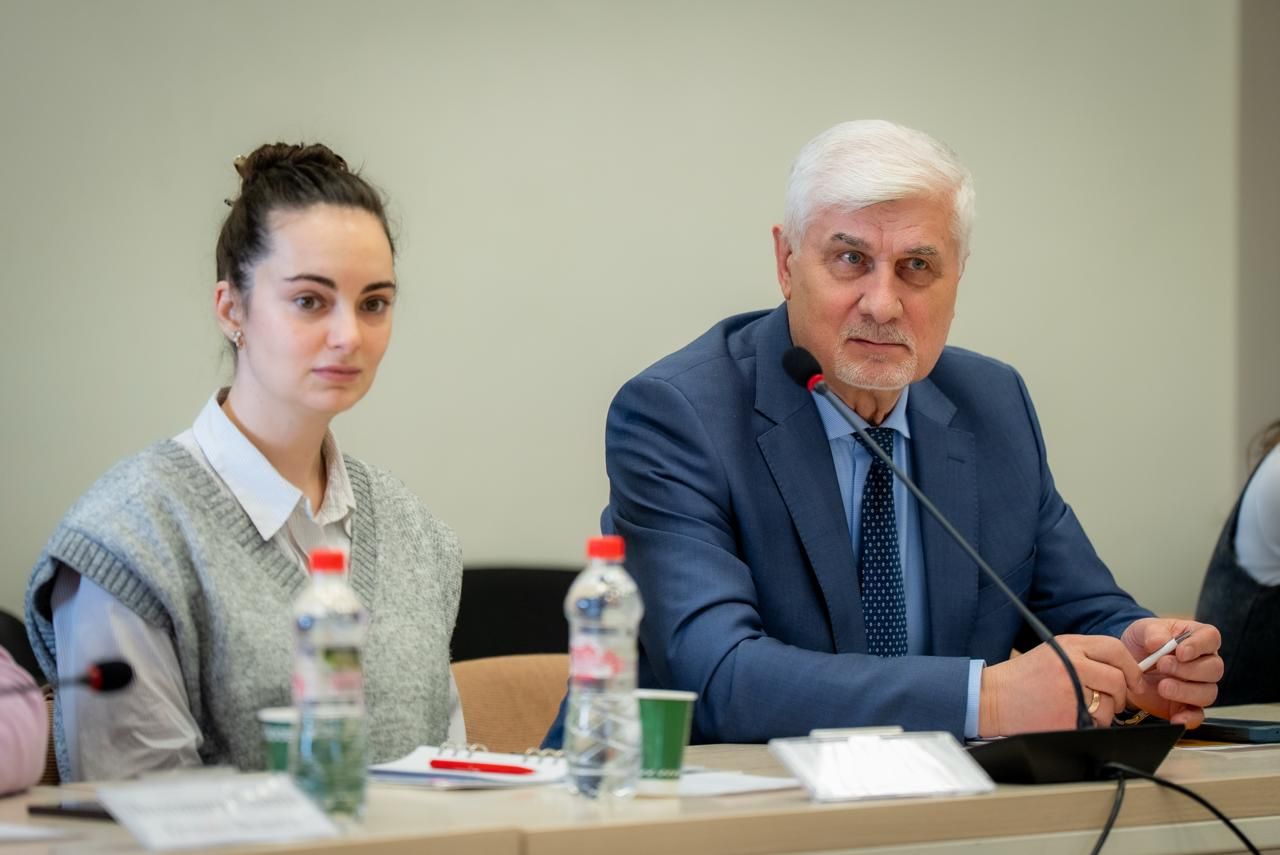 https://moz.gov.ua/img/7ce05779-8d1b-4f7b-8cf5-be2395add4a1/whatsapp-image-2026-04-21-at-173622-4.jpeg?fm=jpg&q=80&fit=max&crop=1280%2C855%2C0%2C0