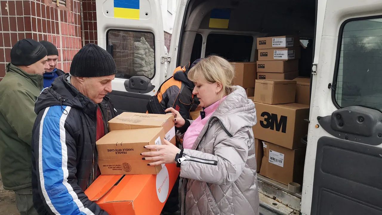 https://moz.gov.ua/img/98b914df-ebd9-409f-aec2-97c2a030635c/from-kharkiv-reovation-fund-direct-handoff-3223.jpg?fm=jpg&q=80&fit=max&crop=1280%2C720%2C0%2C0