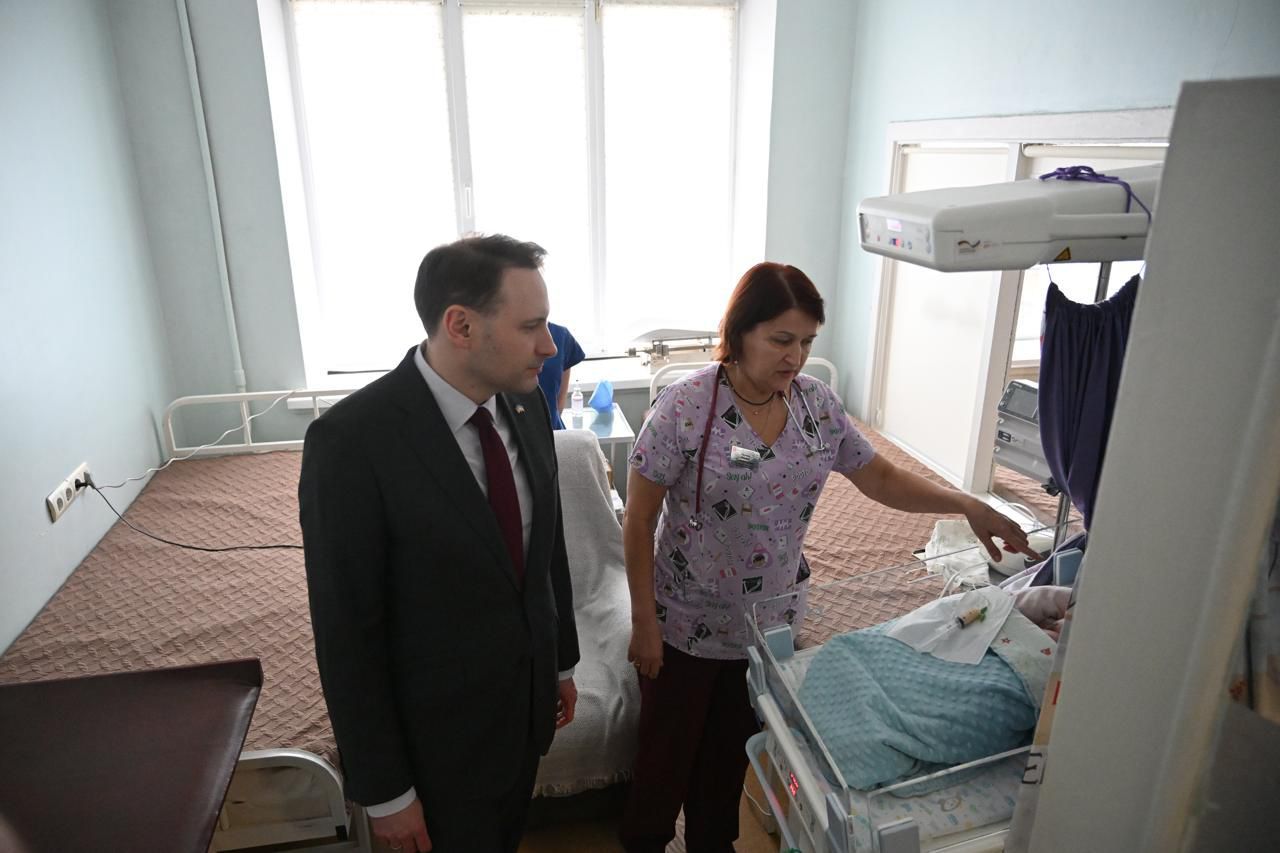 https://moz.gov.ua/img/99d715ca-a775-424e-850b-099a066b3bf8/-whatsapp-2025-12-09-165618-d866bb6a.jpg?fm=jpg&q=80&fit=max&crop=1280%2C853%2C0%2C0