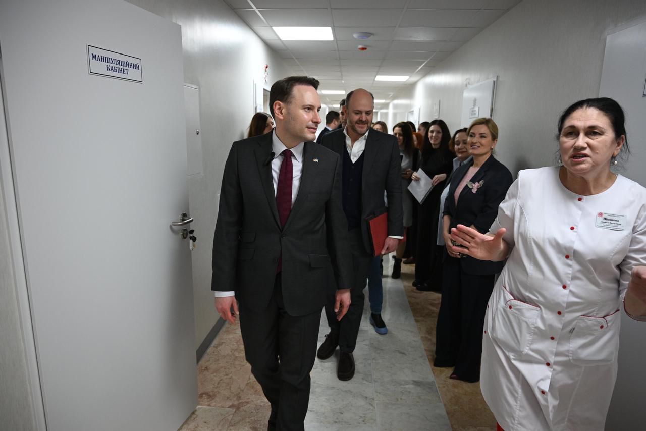 https://moz.gov.ua/img/99d715ca-a775-424e-850b-099a066b3bf8/-whatsapp-2025-12-09-165619-5cc08cc9.jpg?fm=jpg&q=80&fit=max&crop=1280%2C854%2C0%2C0