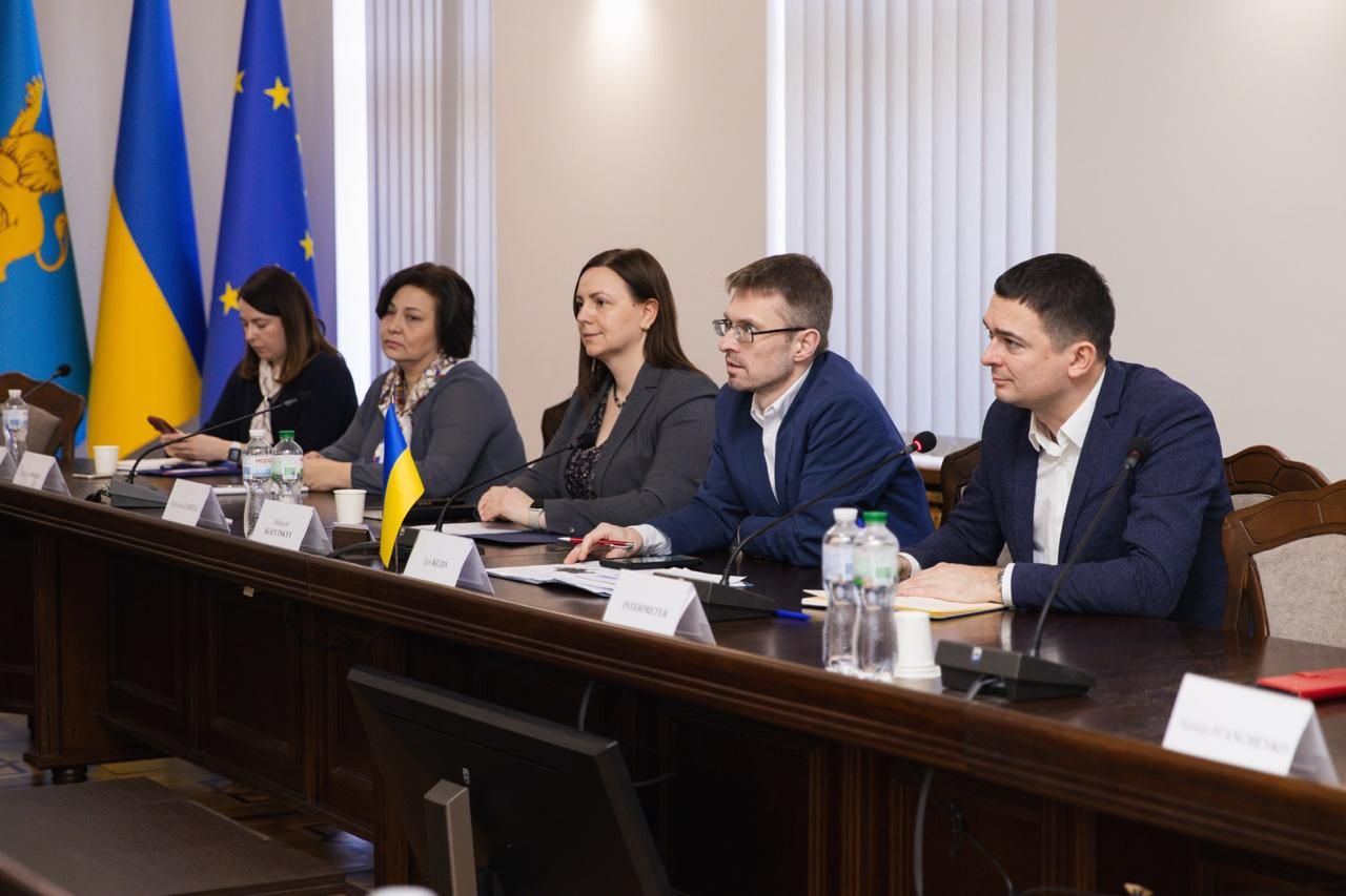 https://moz.gov.ua/img/9f3df07a-2cf9-420d-a172-a6e02255cf47/whatsapp-image-2026-03-02-at-101353.jpeg?fm=jpg&q=80&fit=max&crop=1280%2C853%2C0%2C0
