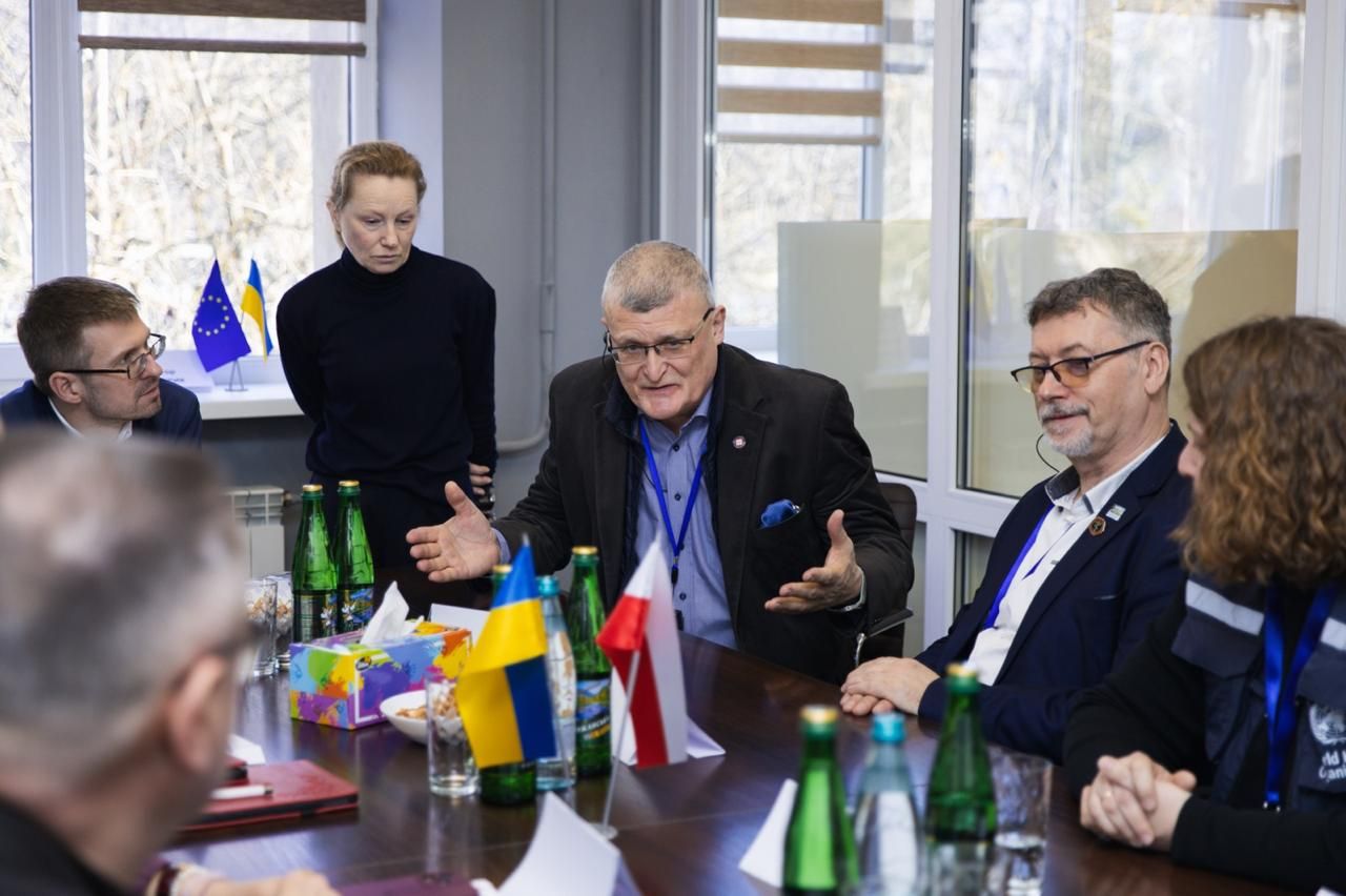 https://moz.gov.ua/img/9f3df07a-2cf9-420d-a172-a6e02255cf47/whatsapp-image-2026-03-02-at-101357.jpeg?fm=jpg&q=80&fit=max&crop=1280%2C852%2C0%2C0