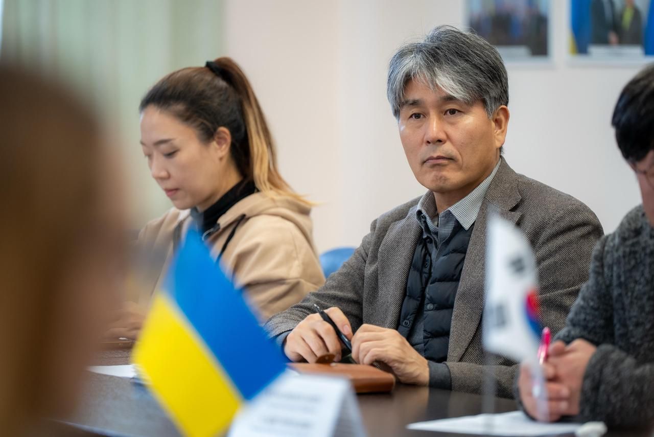 https://moz.gov.ua/img/a1cfd5e2-f119-48b2-8719-61d5e8bb766c/whatsapp-image-2026-02-23-at-095542-2.jpeg?fm=jpg&q=80&fit=max&crop=1280%2C855%2C0%2C0