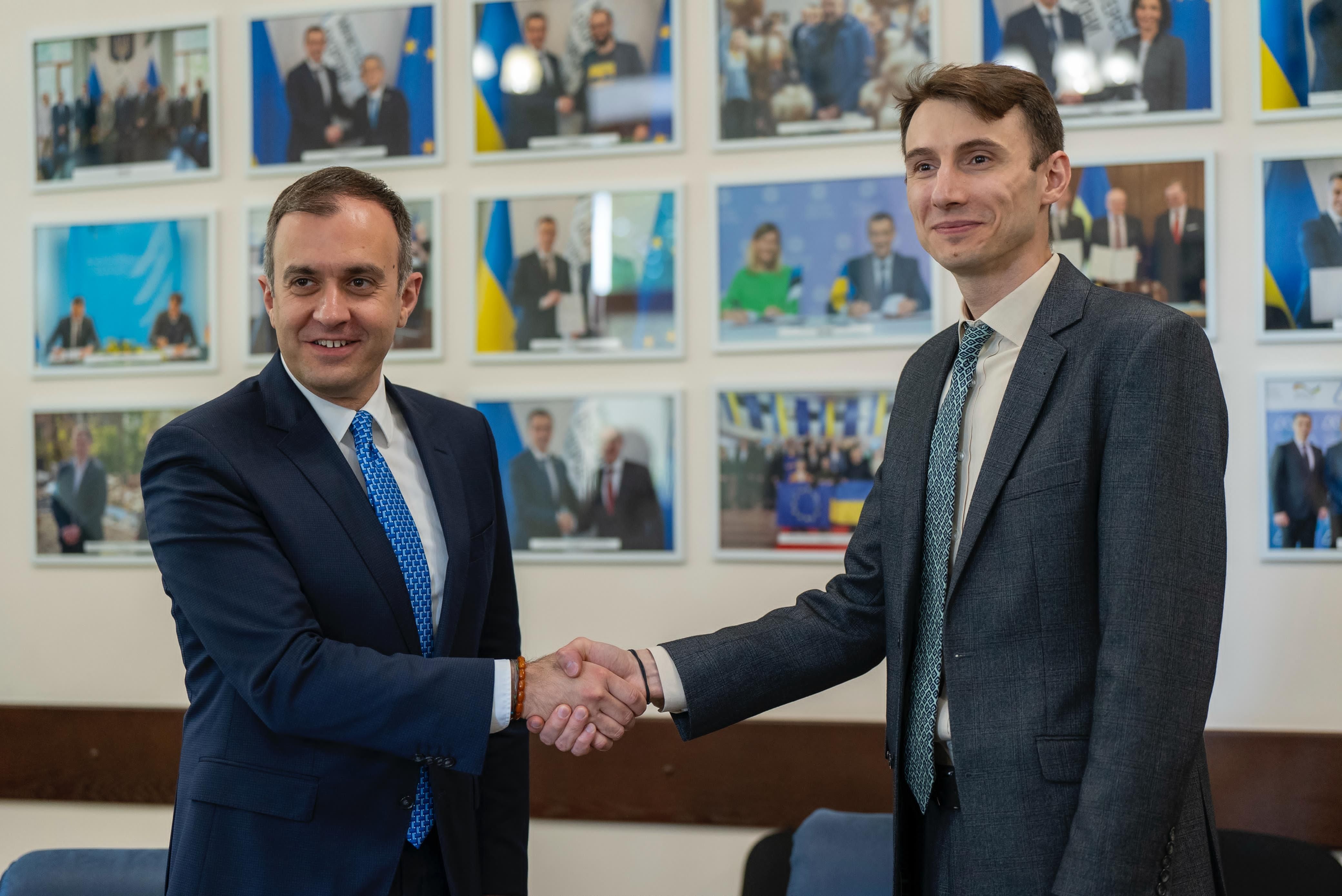 https://moz.gov.ua/img/b4300c6b-f760-4128-8e99-bf533cfb5ef5/whatsapp-image-2025-06-02-at-144925.jpeg?fm=jpg&q=80&fit=max&crop=4160%2C2779%2C0%2C0