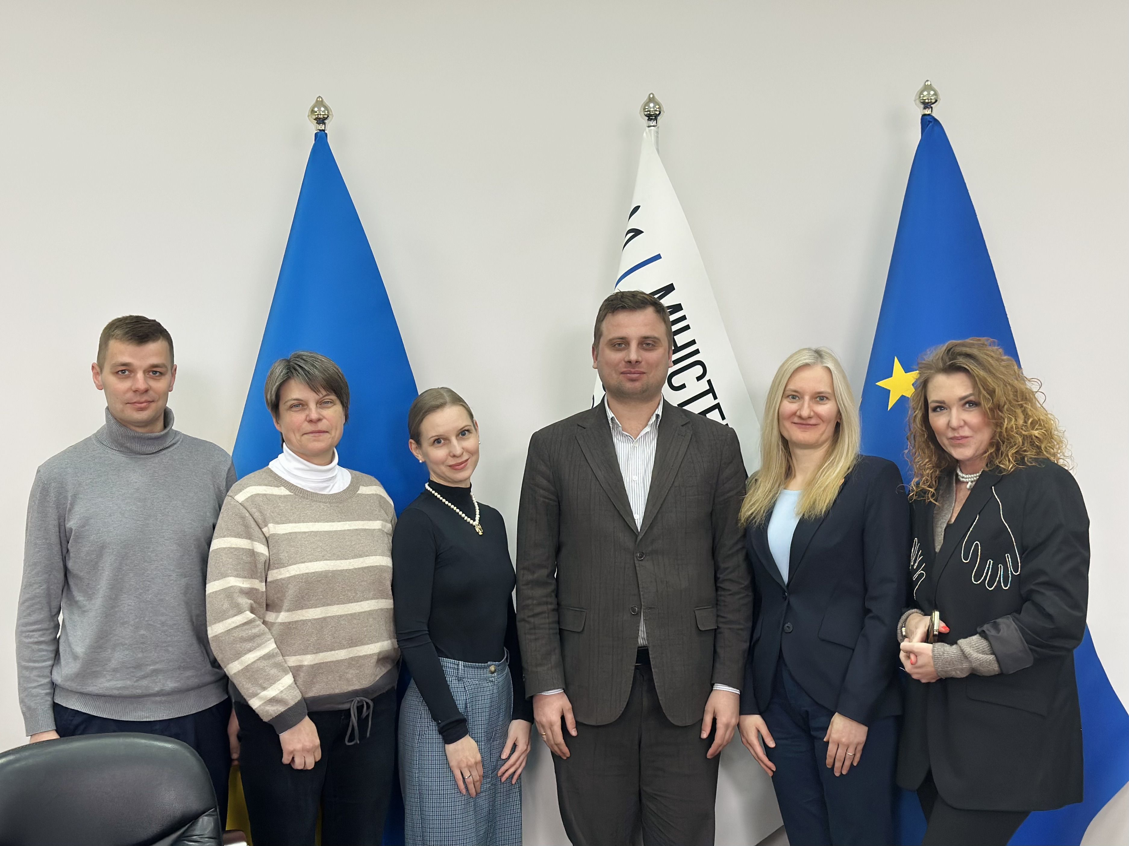 https://moz.gov.ua/img/b7014641-673a-4e6d-b9d2-1b4cf485e1a5/copy-of-img-5671-2.jpg?fm=jpg&q=80&fit=max&crop=3748%2C2811%2C0%2C0