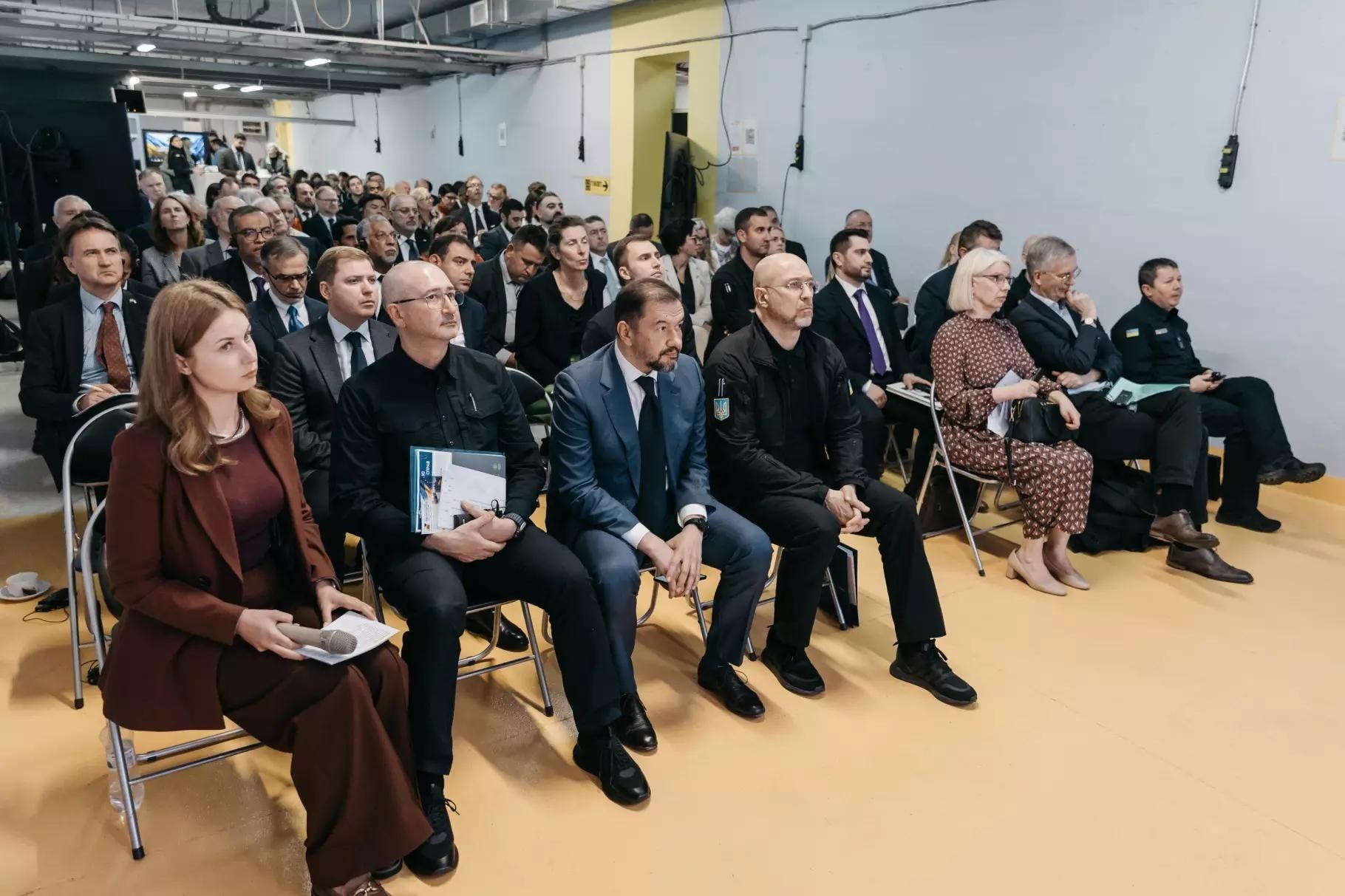 https://moz.gov.ua/img/c212cd79-18db-4d4e-8d46-5a932f7bc1ae/photo-2026-09-30-17-50-02.jpg?fm=jpg&q=80&fit=max&crop=1820%2C1213%2C0%2C0