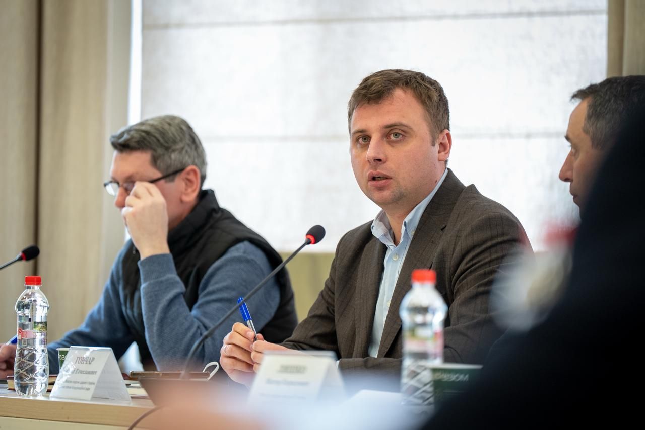 https://moz.gov.ua/img/c54cecbf-9f38-4327-b5eb-d827092489ed/whatsapp-image-2026-04-21-at-154906.jpeg?fm=jpg&q=80&fit=max&crop=1280%2C855%2C0%2C0