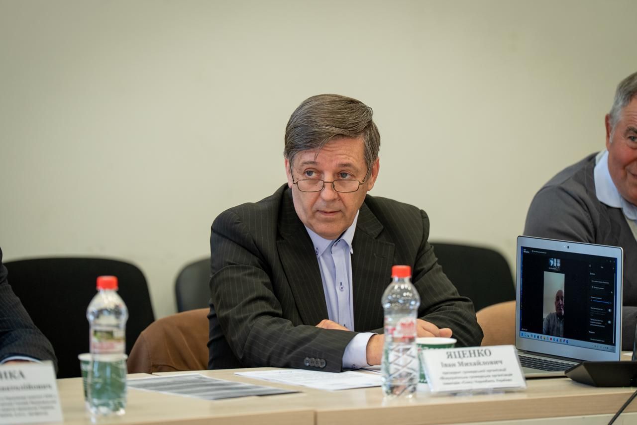 https://moz.gov.ua/img/c54cecbf-9f38-4327-b5eb-d827092489ed/whatsapp-image-2026-04-21-at-154909.jpeg?fm=jpg&q=80&fit=max&crop=1280%2C855%2C0%2C0