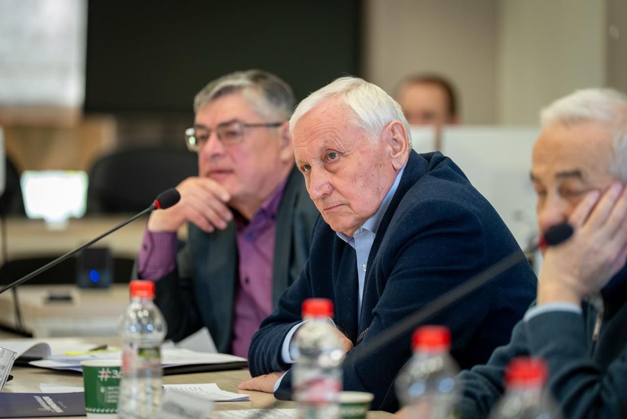 https://moz.gov.ua/img/c54cecbf-9f38-4327-b5eb-d827092489ed/whatsapp-image-2026-04-21-at-154911.jpeg?fm=jpg&q=80&fit=max&crop=1280%2C855%2C0%2C0