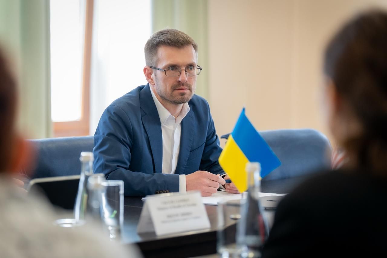 https://moz.gov.ua/img/cd720880-b82d-4121-8dee-56c3f0433c2d/whatsapp-image-2026-03-25-at-121244.jpeg?fm=jpg&q=80&fit=max&crop=1280%2C855%2C0%2C0