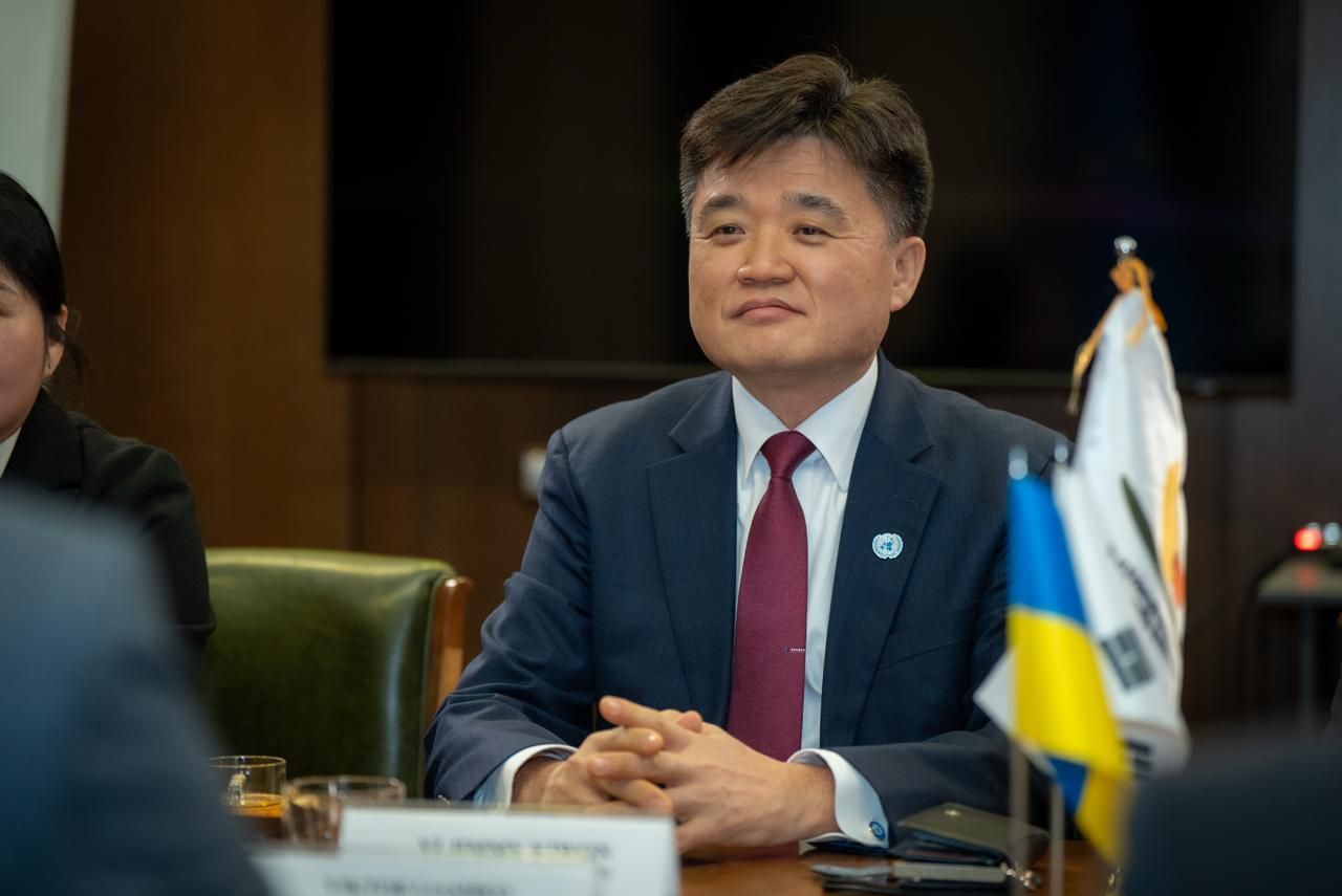 https://moz.gov.ua/img/d2668961-4f4f-4c76-ad82-9a9c84a541e0/whatsapp-image-2026-01-21-at-114057.jpeg?fm=jpg&q=80&fit=max&crop=1280%2C855%2C0%2C0