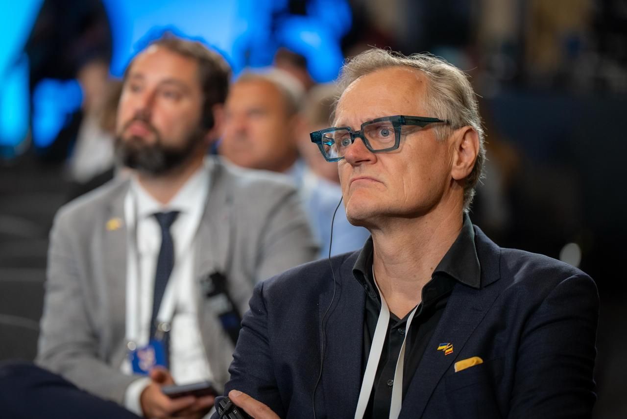 https://moz.gov.ua/img/e2a4e462-0788-48f7-94ff-388cc6359d21/707005303-4092147130917380-8368524185929855381-n.jpg?fm=jpg&q=80&fit=max&crop=1280%2C855%2C0%2C0