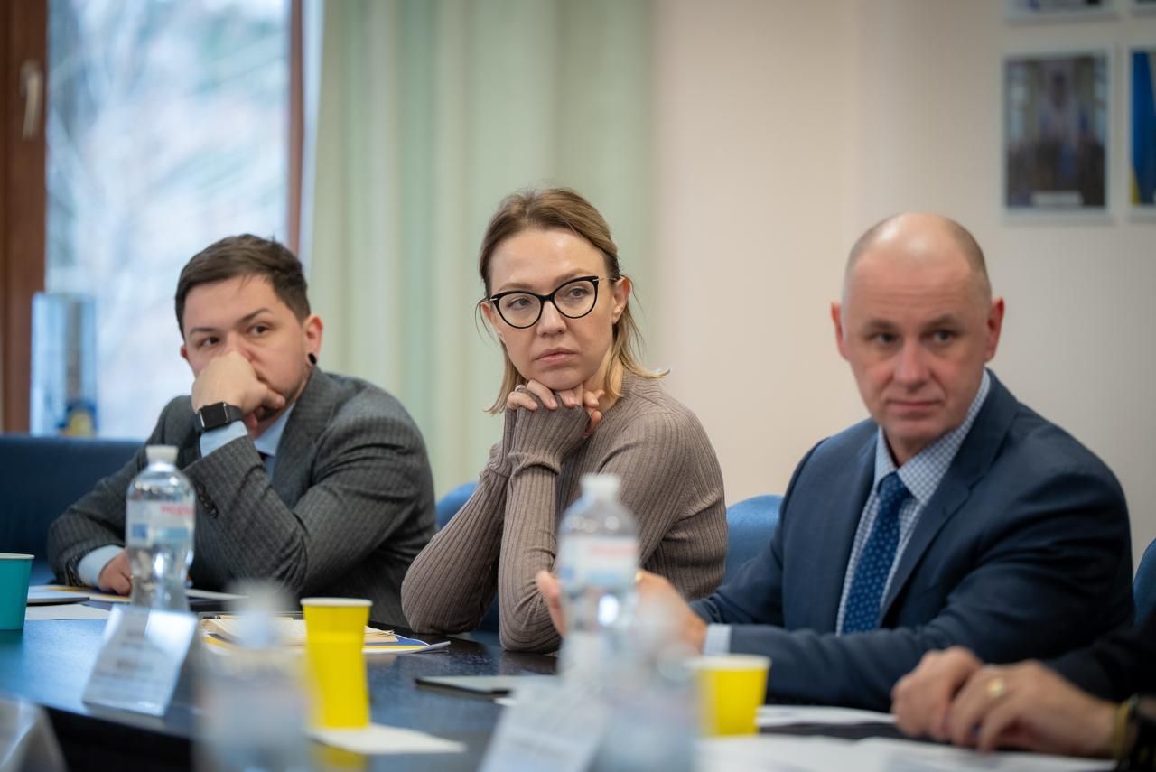 https://moz.gov.ua/img/e44de9fb-b757-494c-b75a-5f6ff4ea44c3/-whatsapp-2025-12-08-113622-9e762954.jpg?fm=jpg&q=80&fit=max&crop=1280%2C855%2C0%2C0