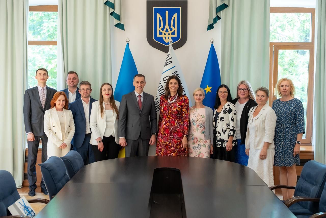 https://moz.gov.ua/img/e524a68c-f686-4fe9-8f09-cb6afff0ac87/whatsapp-image-2025-08-07-at-120403.jpeg?fm=jpg&q=80&fit=max&crop=1280%2C855%2C0%2C0