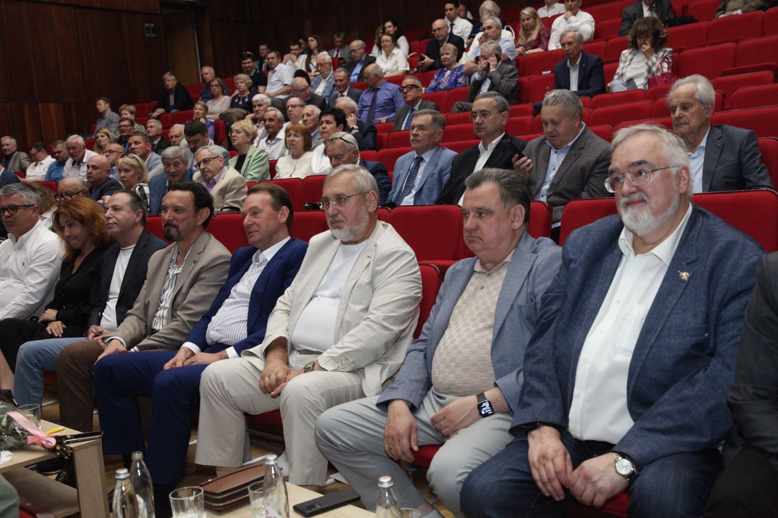 https://moz.gov.ua/img/e6d84fd3-3828-4974-808e-7459b5b4420a/whatsapp-image-2025-06-17-at-204710-3.jpeg?fm=jpg&q=80&fit=max&crop=1600%2C1066%2C0%2C0