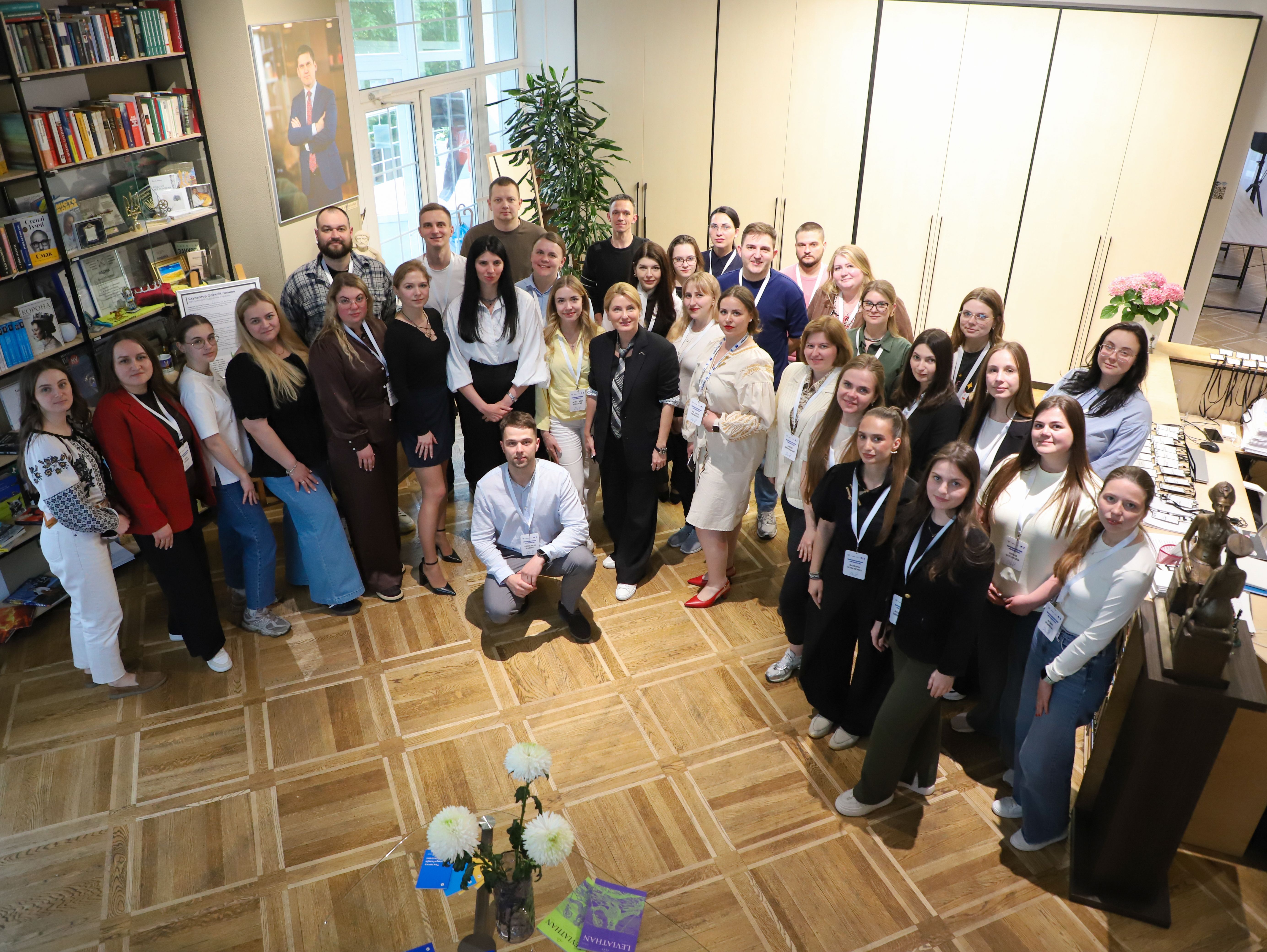 https://moz.gov.ua/img/e7e98ab9-d373-43b4-b89b-74e2a2f57817/img-9837.jpg?fm=jpg&q=80&fit=max&crop=5536%2C4160%2C0%2C0