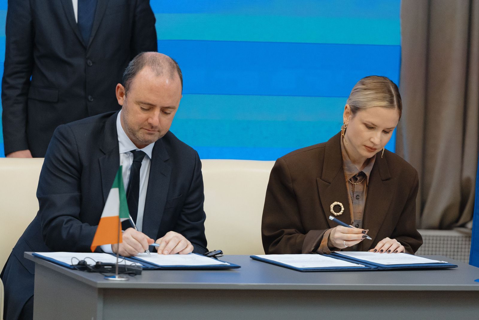 https://moz.gov.ua/img/f0075d38-7619-4ee6-9c72-e153a6e0c31e/img-20251128-wa0005.jpg?fm=jpg&q=80&fit=max&crop=1600%2C1067%2C0%2C0