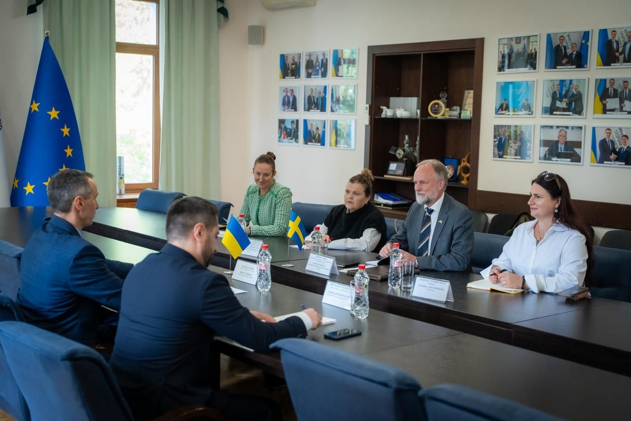 https://moz.gov.ua/img/f609d5e5-17d1-42c2-9a57-ce98e6c13dfd/whatsapp-image-2026-09-24-at-103835.jpeg?fm=jpg&q=80&fit=max&crop=1280%2C855%2C0%2C0
