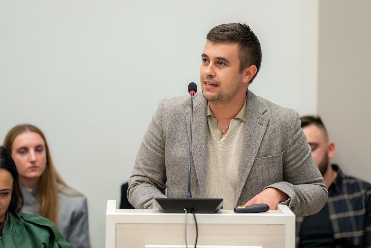 https://moz.gov.ua/img/f9f4cc33-fe00-4d69-9caf-511d7217b2d5/2010-7.jpeg?fm=jpg&q=80&fit=max&crop=1280%2C855%2C0%2C0