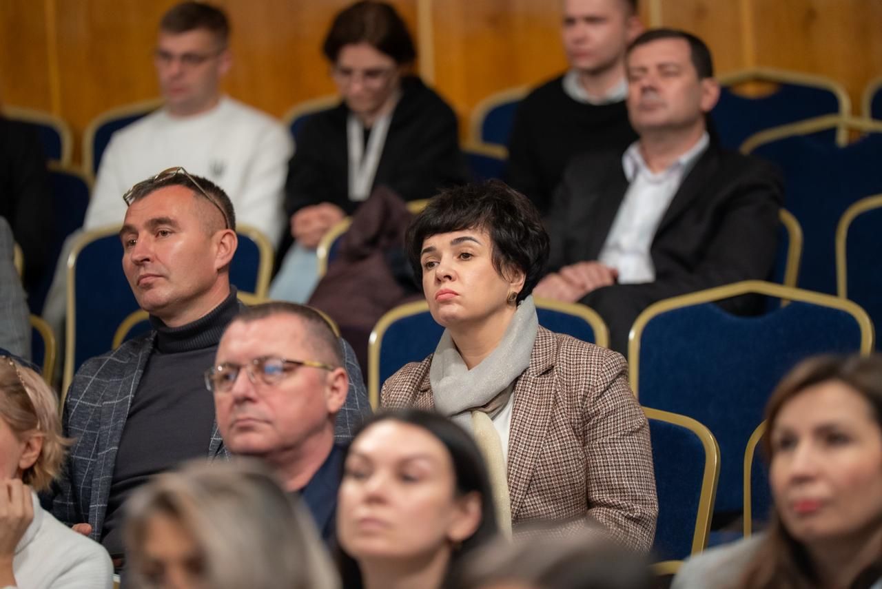 https://moz.gov.ua/img/fcfb4ab5-5172-4a0b-a96b-54a104498ca3/whatsapp-image-2025-10-27-at-131156.jpeg?fm=jpg&q=80&fit=max&crop=1280%2C855%2C0%2C0