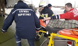 В Україні вперше здійснили аеромедичну евакуацію. Важкохвору дівчинку з Донеччини готують до операції