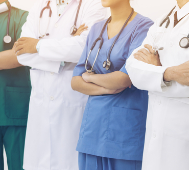 Яких посад медпрацівників стосуватиметься підвищення базової заробітної плати – роз’яснення МОЗ